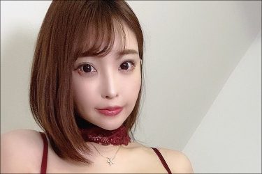 まいてぃ、美ライン際立つ極上ランジェリーカット