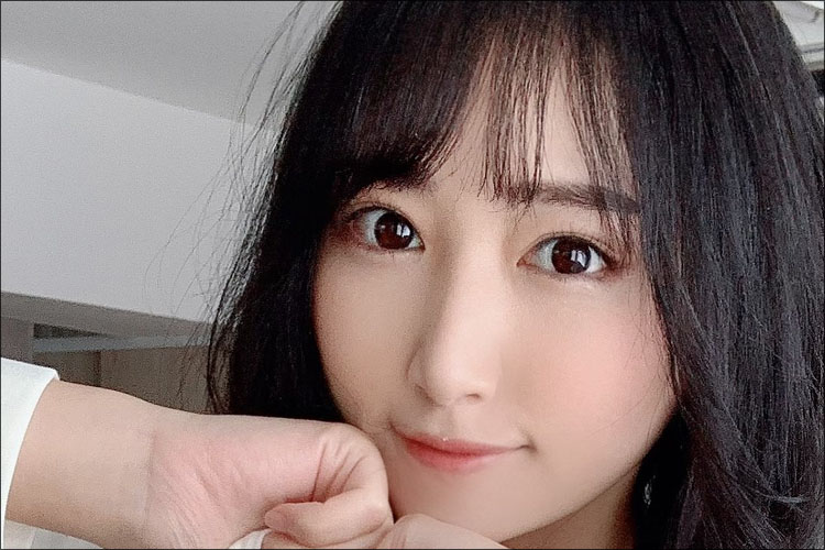 川瀬もえ、美ボディあらわな大胆たくし上げショットに「け、けしからん！」の画像1