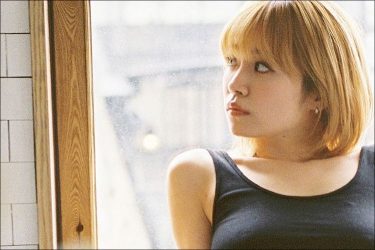 菜乃花、アンダーバスト丸見えの金髪ヤンキーグラビアに熱視線