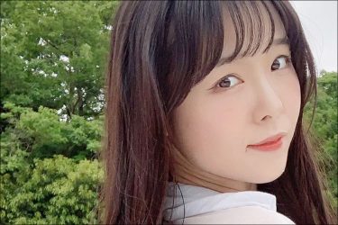 「あざとくて何が悪いの?」仲村まひろ、さりげに食い込み美ヒップ