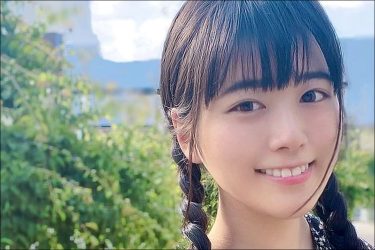 東雲うみ、パイスラッシュ! ツインテ×ワンピのデート風写真が実に破壊力満点