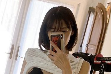 人気コスプレイヤー・真中つぐ、くびれと美ヒップの極上スレンダーボディ