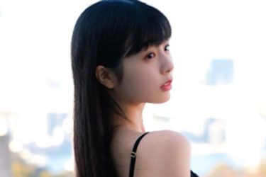 「SNSのフェチ天使」くりえみ、完璧S字ボディ誇示する誕生日ツイートが大反響