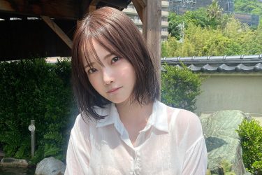 新谷姫加、濡れ濡れのスケスケ…決意のスカートたくし上げカット