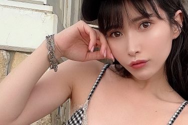 JILL、ギンガムチェックに包まれたヘルシー美ボディ