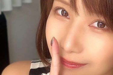 琴井ありさ、内緒のチラリで魅惑の秘密