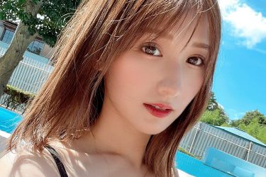伊藤愛真、何げない自撮りで色っぽい美貌と上品な艶バスト