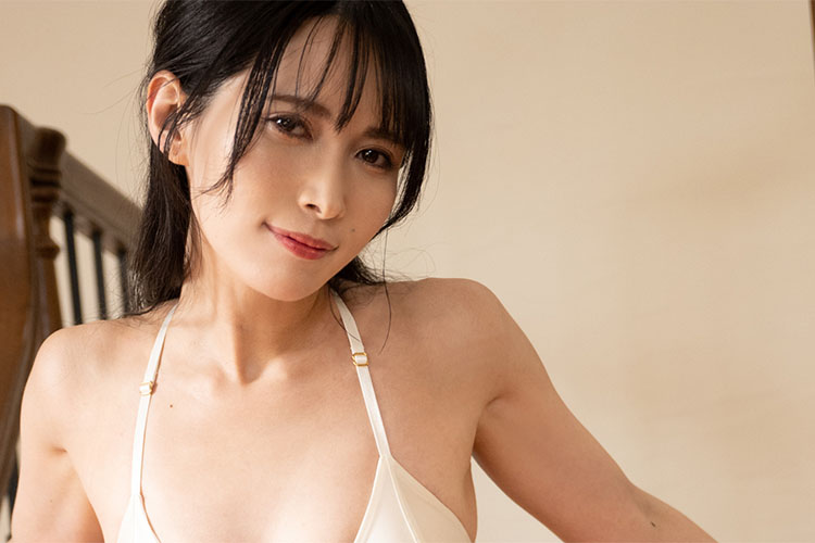 コス美女・JILL、黒髪ロングのお姉さんが咲き乱れる!の画像1