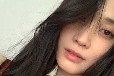 高橋凛、深夜の乱れ髪ショットが色香爆発