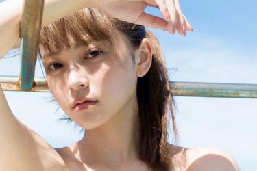新星・櫻井音乃、海上で炸裂するフレッシュボディ! ファースト写真集発売へ