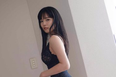 東雲うみ、規格外ヒップに食い込むレオタード…むっちり美脚にもファン感服