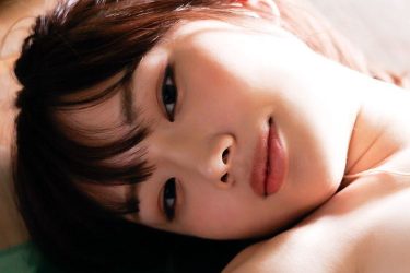 白川のぞみ、逆三角ブラの衝撃…仰向けで盛り上がるビッグ美バスト