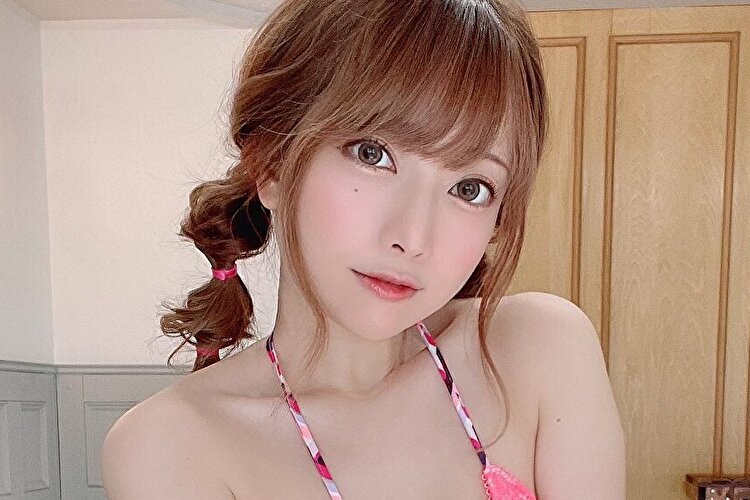 宮本彩希、女子力の塊…ピンクビキニで「ぴ!」の画像1