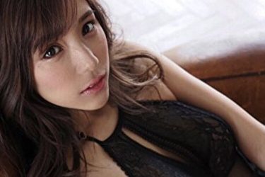 「つづきはあとでね」夏本あさみ、誘惑の囁きと魅惑の美貌