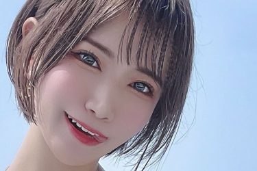 「えち水着のお姉さん」相良ましろ、クールでホットな大胆ビキニショット