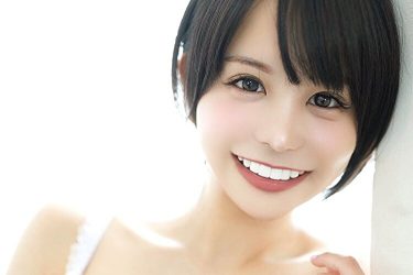 パピコ、真っ白な歯と特大バスト輝く超美麗カット