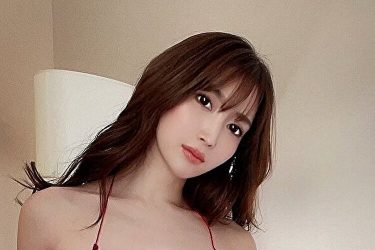 森咲智美、上も下も大胆露出の斬新「これがこう」