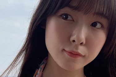 仲村まひろ、目も腹もバキバキ…おどけた表情で腹筋浮かぶ極上ボディ