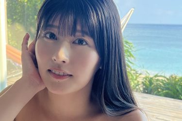 ちとせよしの、南国ハネムーンで純白下着からあふれる極上ボディ