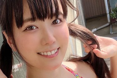 東雲うみ、夏の去り際に破壊力抜群のビキニショット