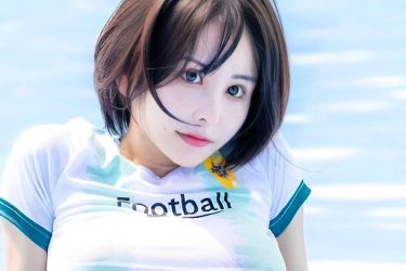 パピコ、完璧な丸みの南半球…丸見えの「したちち」にファン大興奮