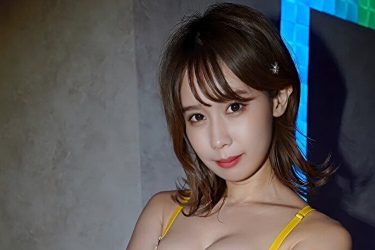 相原美咲、こんもりバスト煌めく美ボディショット