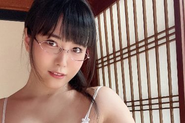 東雲うみ、浴衣の下の純白ランジェリー…迫力ギャップが大絶賛