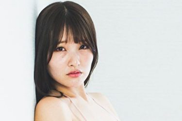 原つむぎ、色香漂うヌーディビキニの艶ボディ