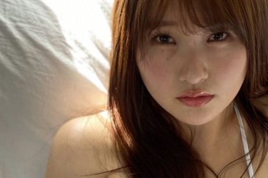 原つむぎ、溢れる色気と零れる美バスト