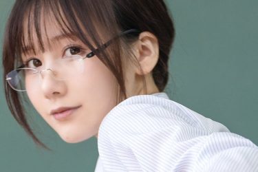 けんけん、黒スト美女教師の扇情的ヒップ