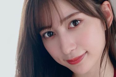 令和最高の美ボディ・雪平莉左、麗しき深紅のビキニ姿に絶賛集まる