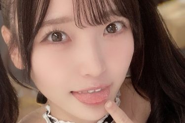 「深夜のあまあま補給」由良ゆら、ツインテ美谷間の甘々ツイート