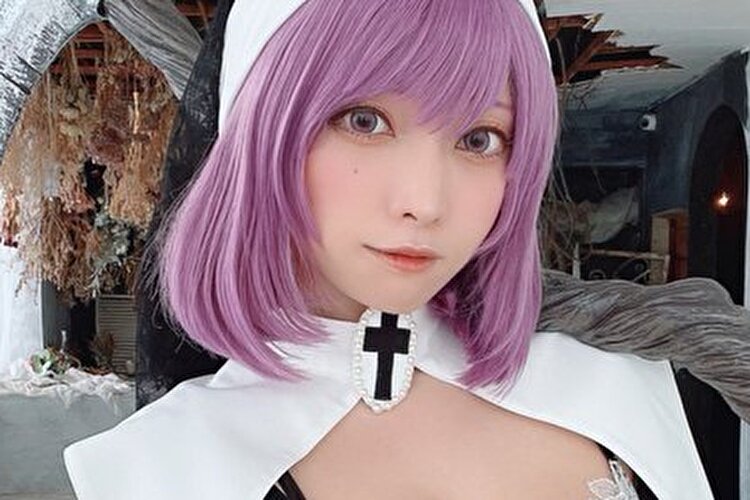 「お迎えにあがりました」宮本彩希、死神コスプレでも豊満バスト見せ見せ!の画像1