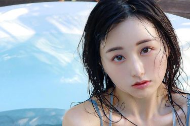 くりえみ、気まずい谷間…ゆるゆるの濡れキャミ艶スタイル