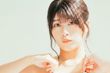 ちとせよしの、むちむち炸裂ボーダー水着カット