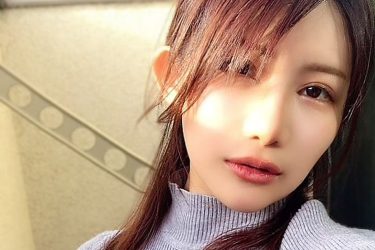 琴井ありさ、煌めきの美貌…艶めく美谷間