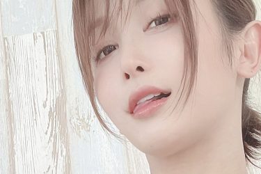 いくみのボディスーツは上も下もオープンの大胆艶仕様