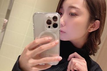 「下着見せてくる友達」大河もも、トイレdeパイ出し