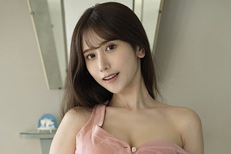 名取くるみ、おへそも完璧な最強美ボディの画像1