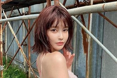 岸明日香、ふわふわボディと凛とした美貌