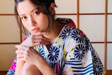 桃月なしこ、しっぽり浴衣から大胆美麗ビキニ