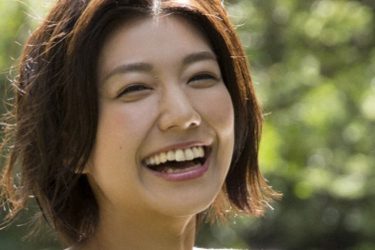 藤木由貴、不変と進化のデビュー&ラストグラビア比較