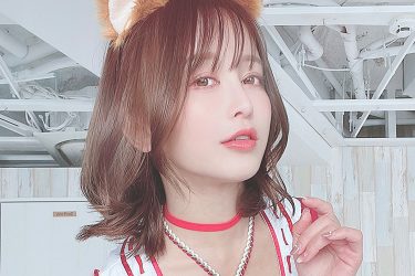 いくみ、丸見え大胆巫女コス