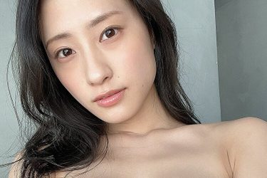 澄田綾乃、美しく攻撃的な圧倒的ビジュ