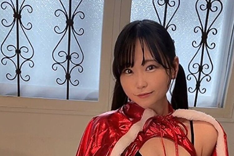 「ハイレグぎゅーーーん」塩江ゆう、下半身が気になる艶サンタコスの画像1