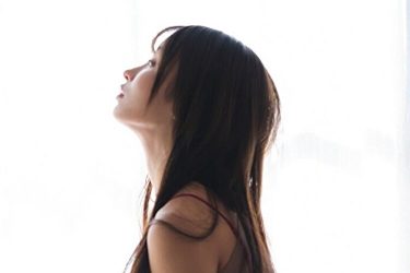 いくみ、色香漂うラブボディ