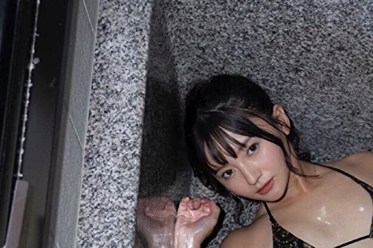 西永彩奈、浴槽にハマる美しき艶テカ乙女の画像1