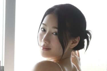 新海まき、濡れ透けビキニで極上美