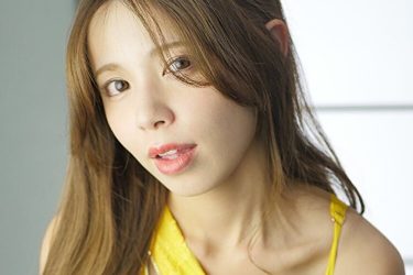 加納葉月、ズーム誘う双丘の谷間