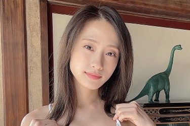 澄田綾乃、まん丸のナチュラル美バスト